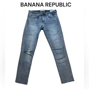 BANANA REPUBLIC skinny jeans.
